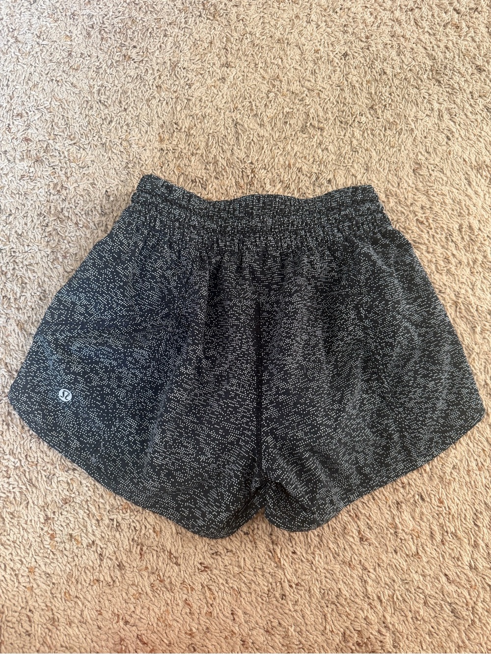 Lululemon tracker track shorts 4” sound wave black size 4 - Picture 6 of 6
